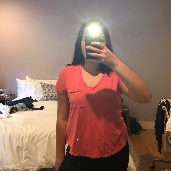 ABERCROMBIE: Cute Red Tee - Picture 4 of 4